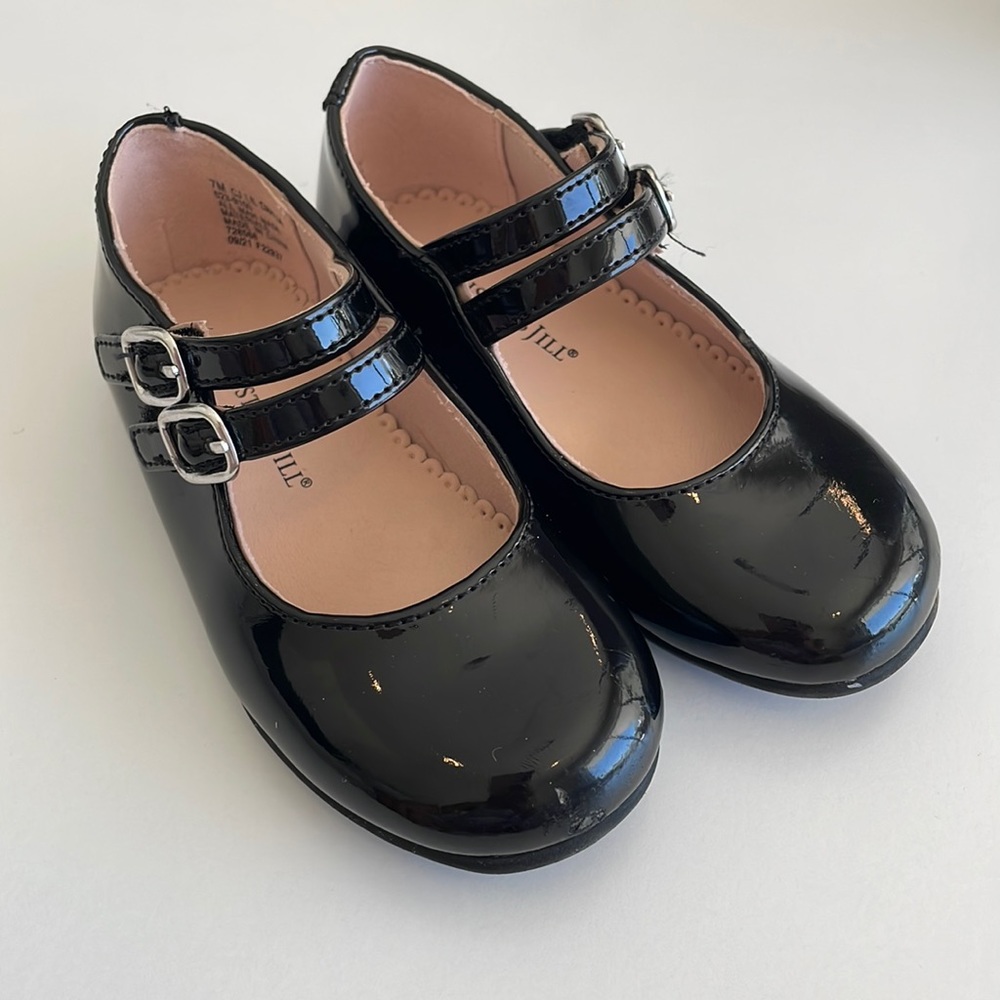 Black patent leather Christie and Jill toddler girl shoes size 7